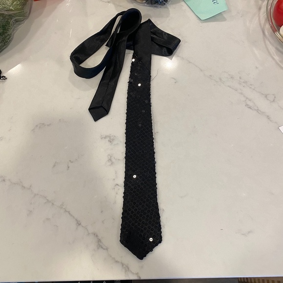 Black Sequin Hat and Tie - Picture 5 of 5